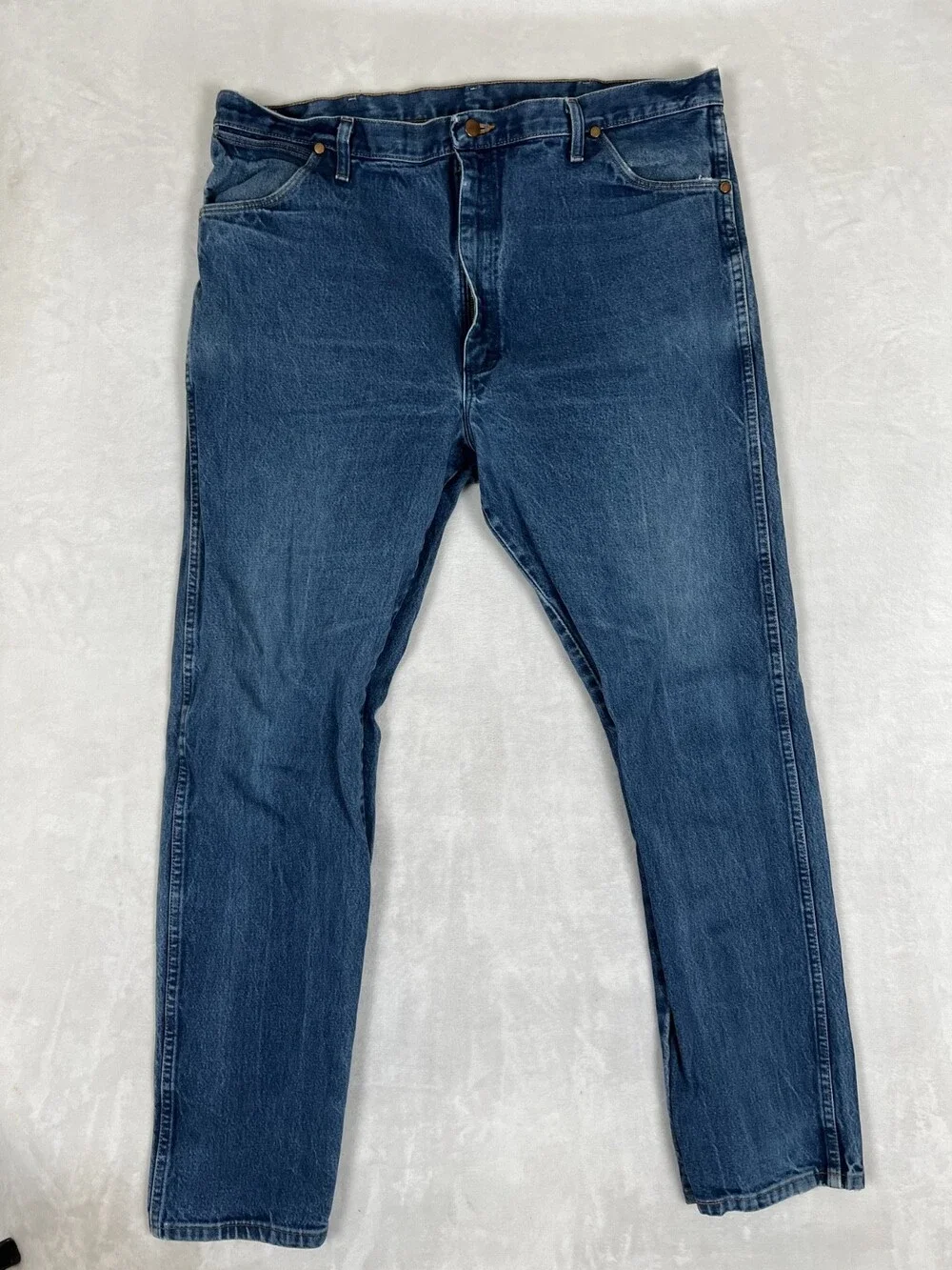 Vintage Wrangler 13MWZ Blue Denim Regular Fit Cowboy Jeans Size 40x34 READ